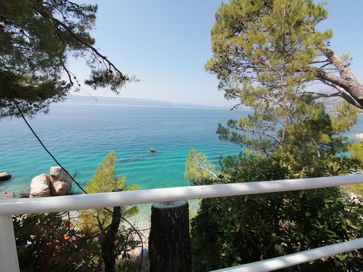 Apartmani Mares - 20 M From The Beach Brela Extérieur photo