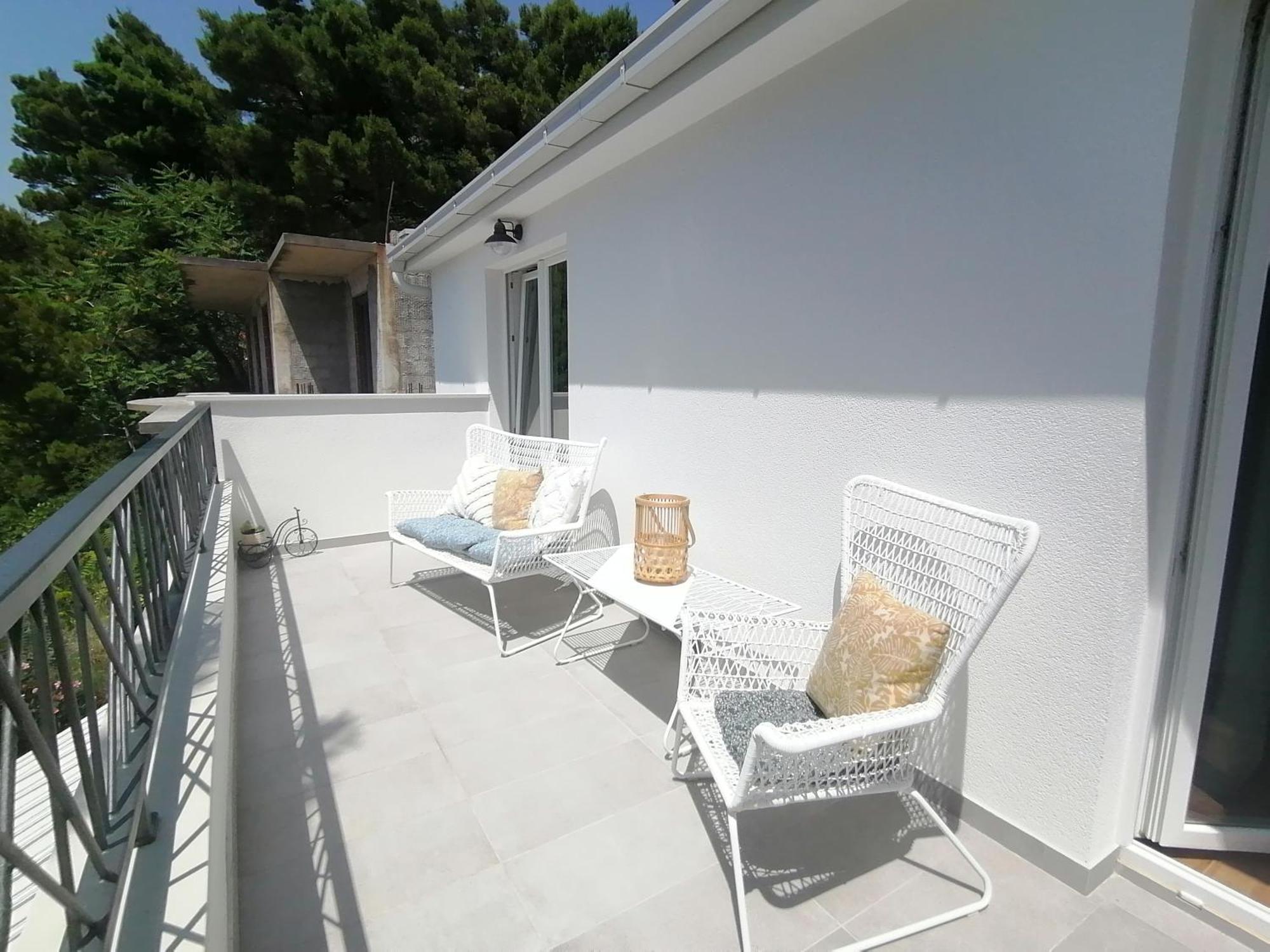 Apartmani Mares - 20 M From The Beach Brela Extérieur photo